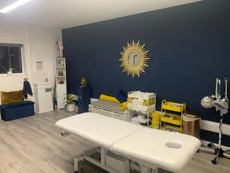 Clinic Couch 768x578