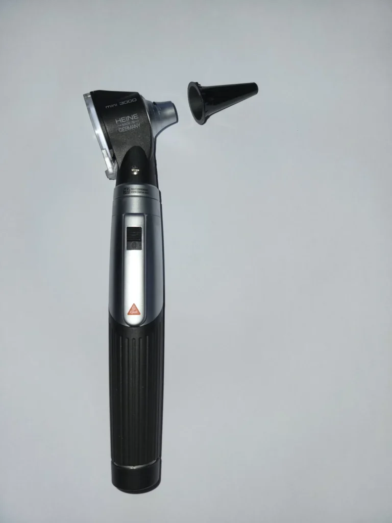 Otoscope 768x1024